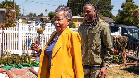 Davante Adams surprises grandma with makeover of East Palo Alto home
